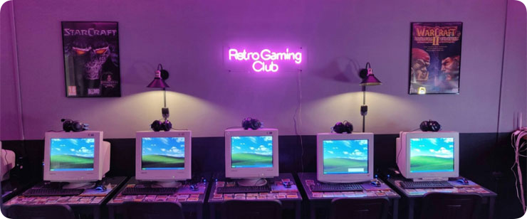 Game club in retro style